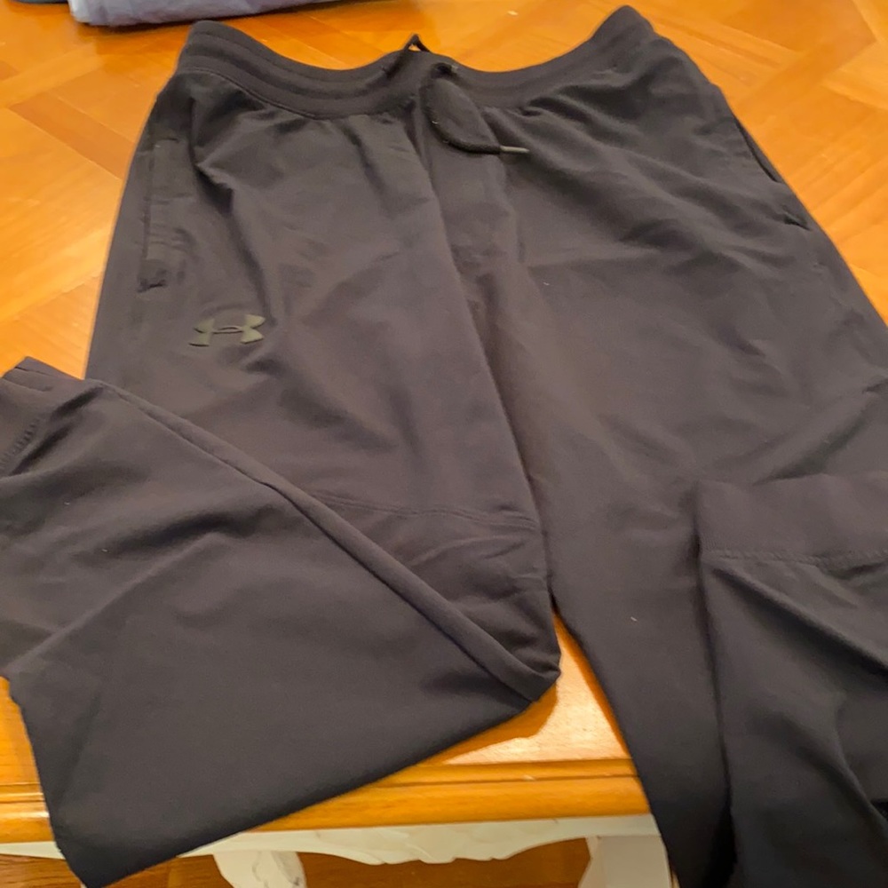 Athletic long pant with elastic ankle